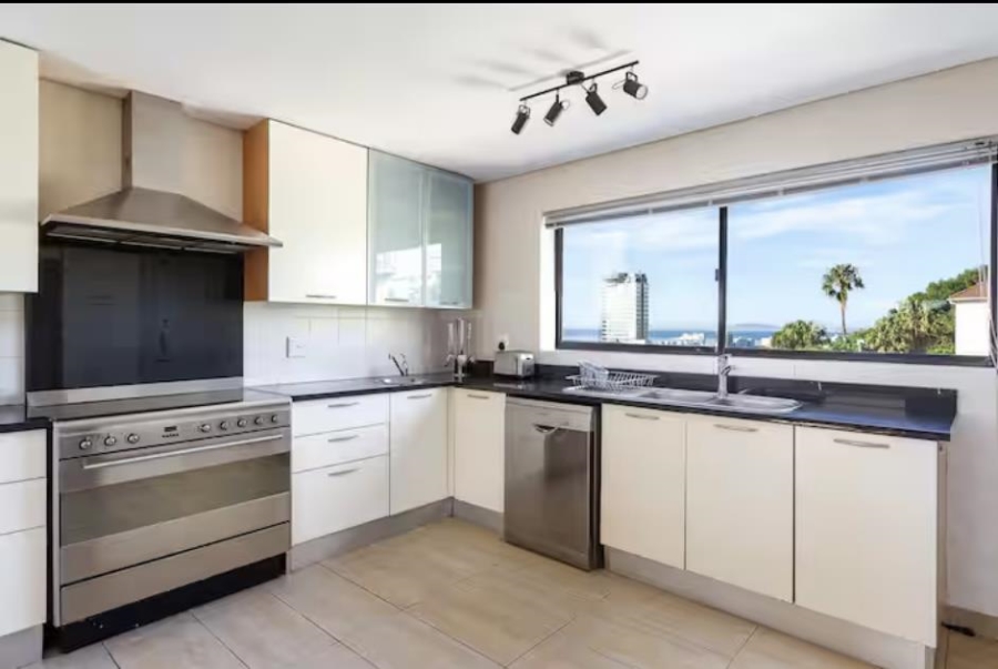 To Let 3 Bedroom Property for Rent in Sea Point Western Cape